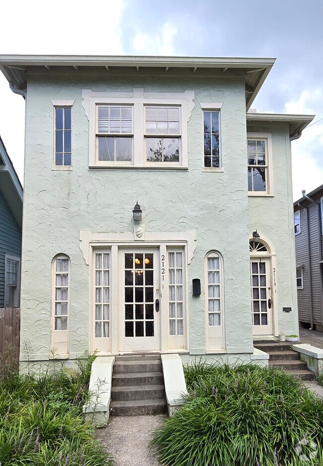 Building Photo - 2121 Audubon St Unit 2121 Audubon St Rental