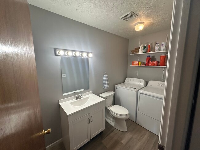 Photo - 1727 N Lincoln St Unidad # 1727