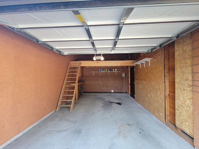 Photo - Hawthorne Home