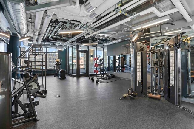 Photo - 169 W Superior St