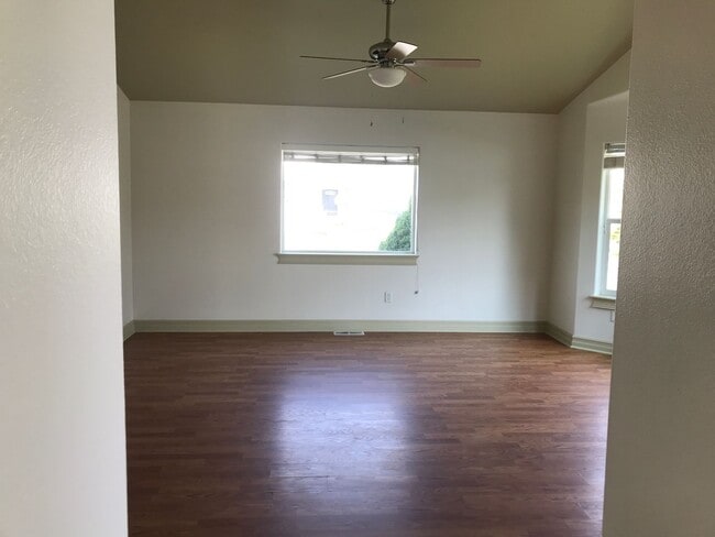 Photo - 132 Meadow Dr