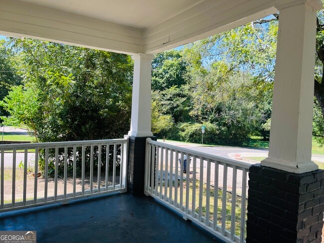 1405 Austin St