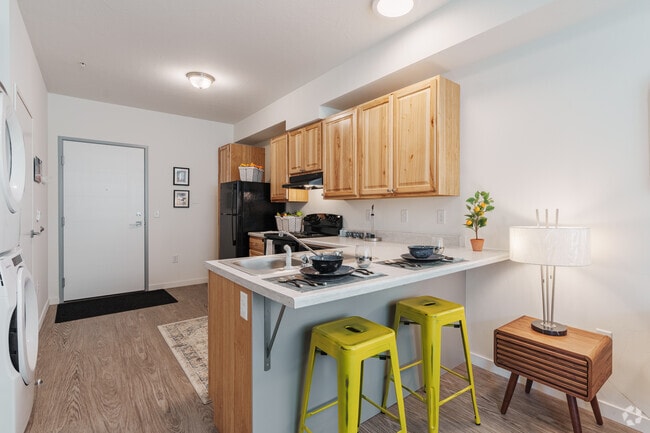 1BR, 1BA - 500SF - Dining Area