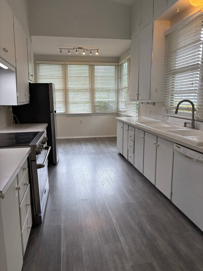 Photo - 1322 Knollwood Dr