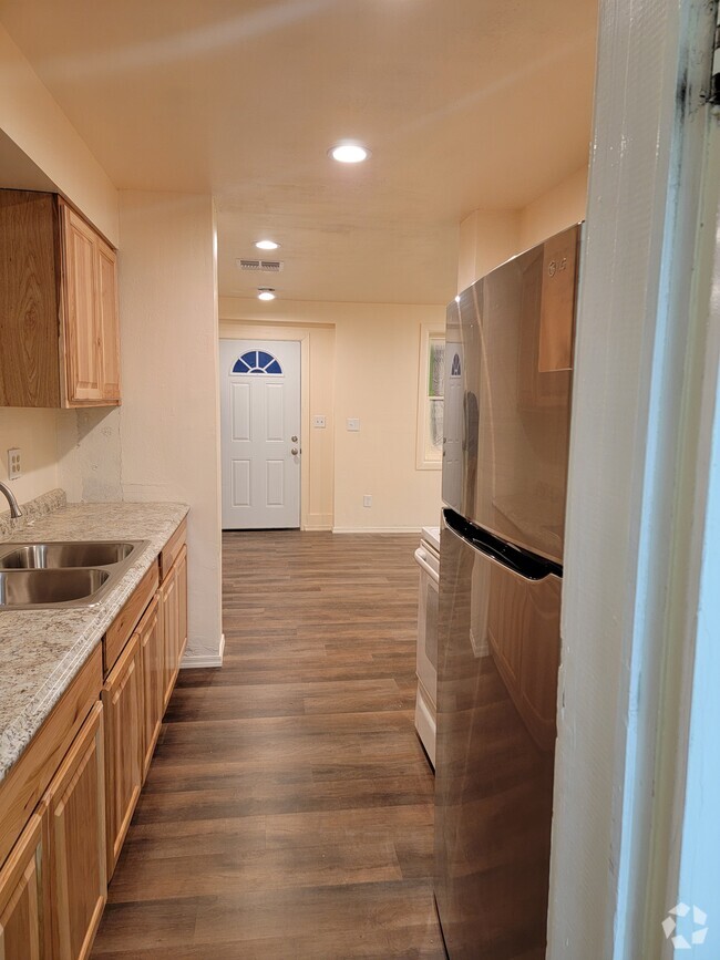 Building Photo - 214 W Aspinwall St Rental