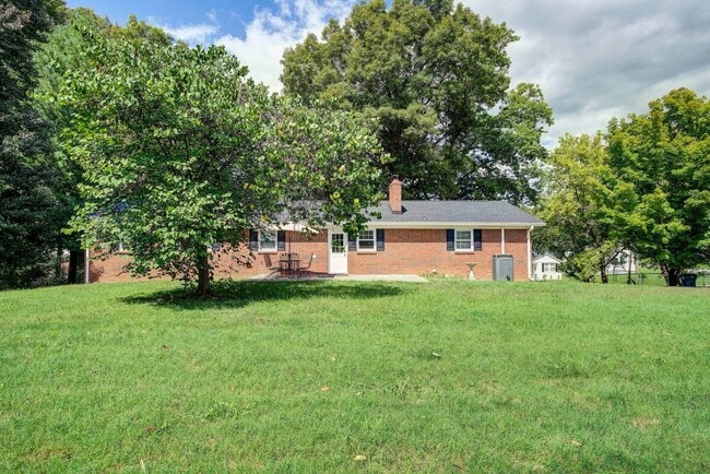 Photo - 2510 Catherine St