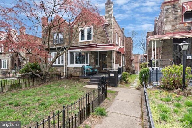 Building Photo - 5734 Woodbine Ave Rental