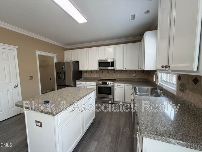 Photo - 2418 Lazy River Dr