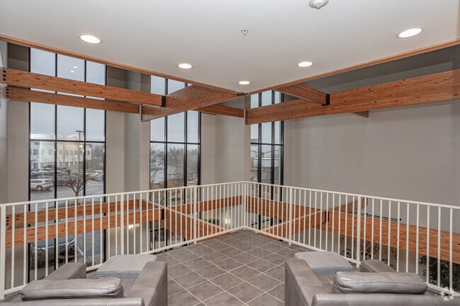 Balcón del segundo piso - Parkside Apartments and Shops