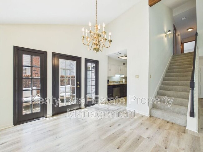 Photo - 604 Briargate Cir