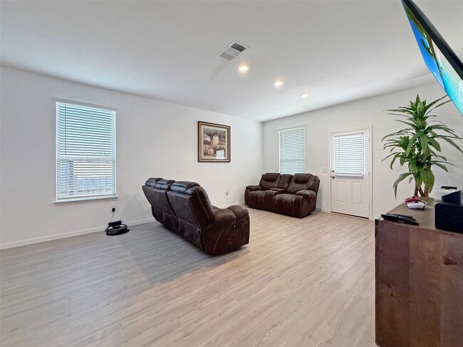 Building Photo - 17207 Thorwell Ln