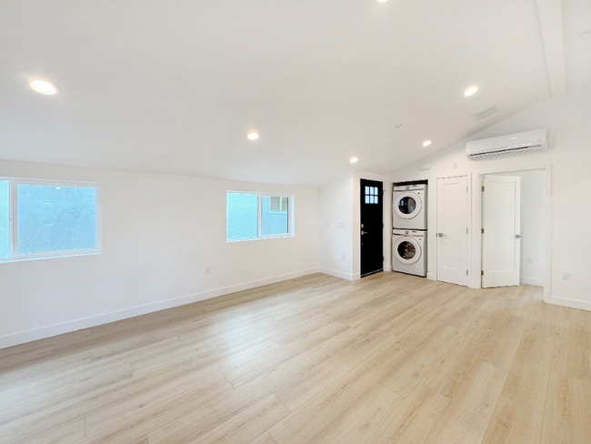 Photo - 4461 Farquhar Ave Unidad G