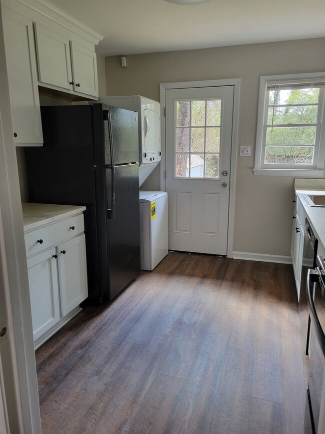 Photo - 2 bedroom 1 bath duplex!