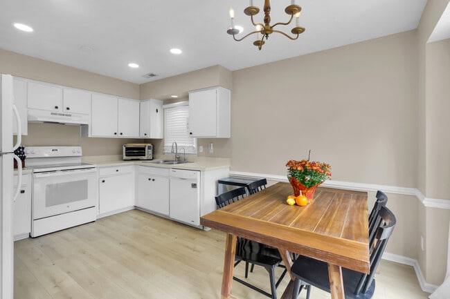 Photo - 3006 Guilford Ct