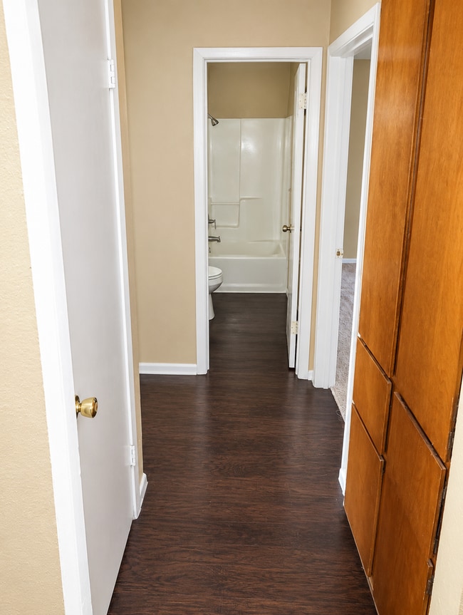 1704 Cedarhill Dr Unit D
