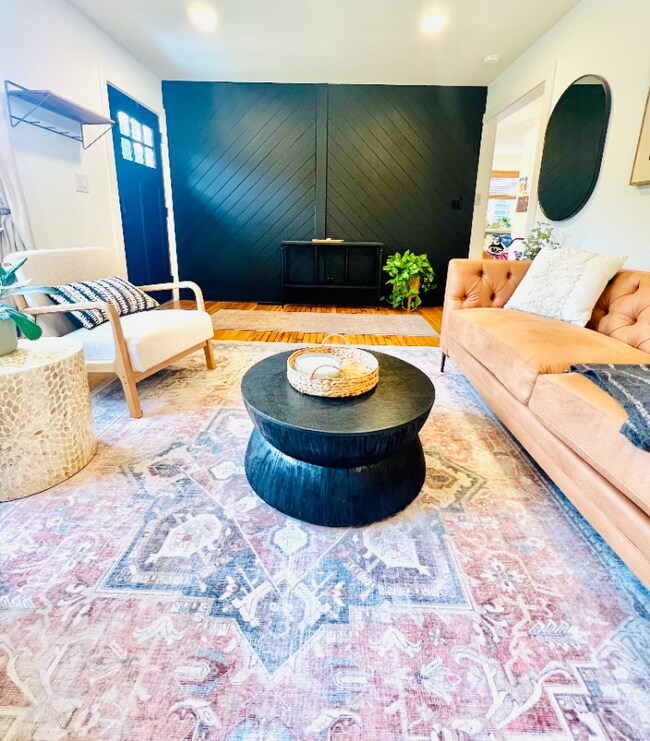 Photo - 707 Bellview St