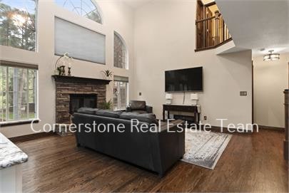 Photo - 355 Paisley Dr