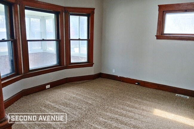 Photo - 2854 E 128th St