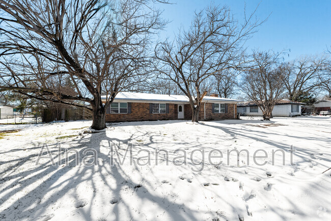 Building Photo - 509 E Willow Ln Rental