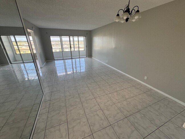 Photo - 1101 Crystal Lake Dr Unit 508