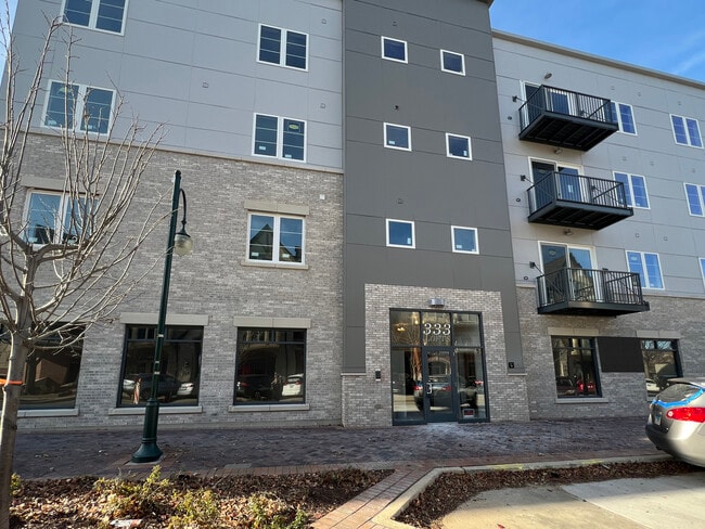 Building Photo - 333 S 1st St Unit 3A