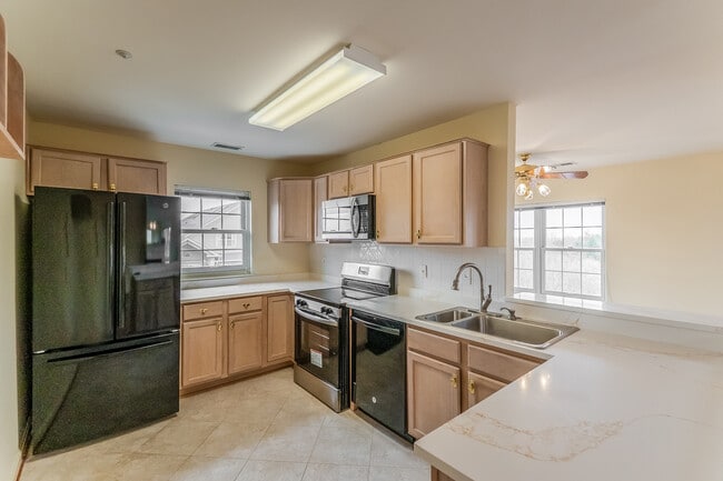 Photo - 413 Ridgepoint Pl