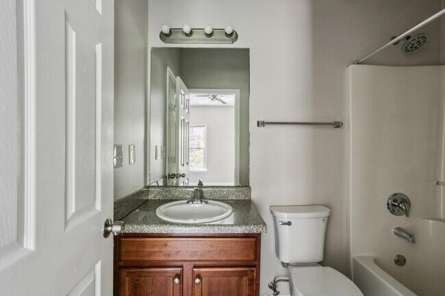 Photo - 740 Prince Pl NW