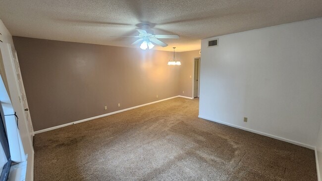 Photo - 911 SW South River Dr Unidad 104