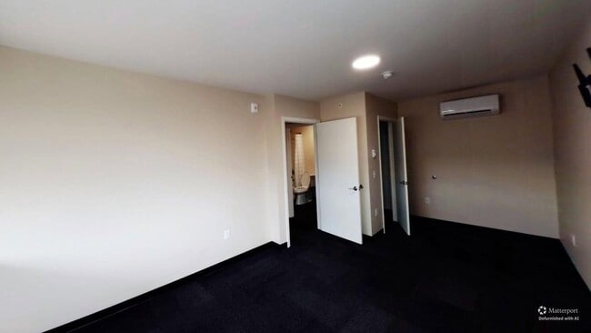 1605 Schmedeman Ave Unit 203