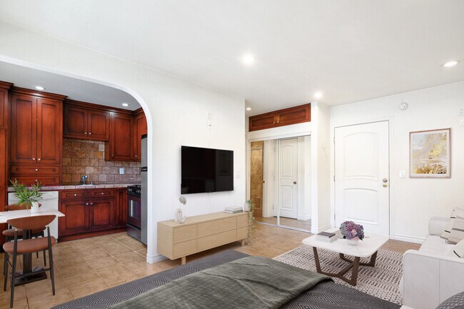 Photo - 239 S Barrington Ave Unit F3