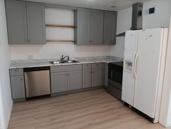 Photo - Cozy 4-bedroom, 2-bathroom home! Showings ...
