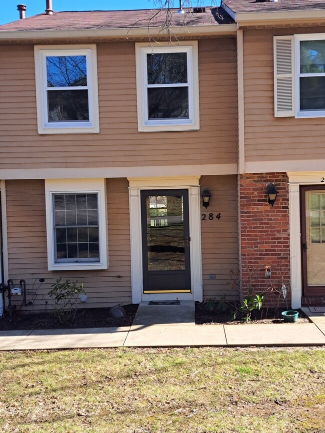 Building Photo - 284 Scott Ln