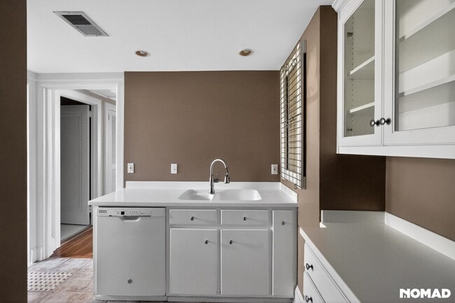 Photo - 2068 Walton Wy