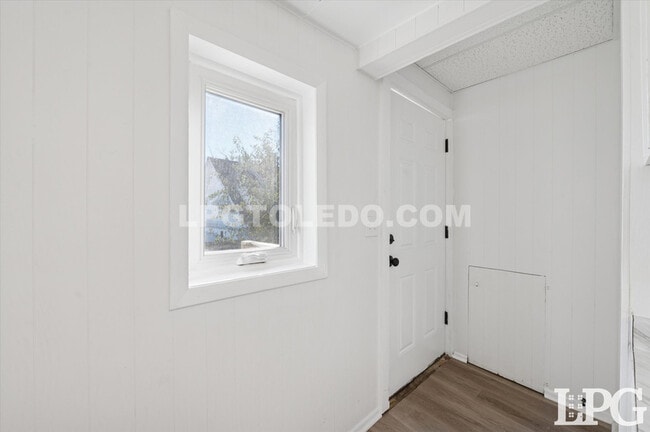 Photo - 4013 Caroline Ave