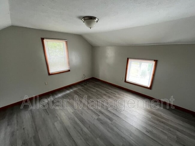 Photo - 825 W Highland Ave