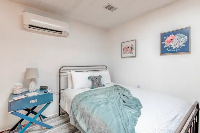 Photo - 410 Harvard Dr SE Unit C