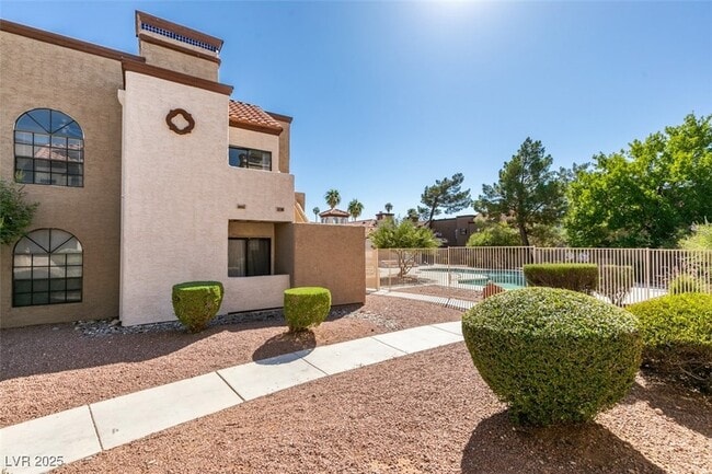 Building Photo - 2963 Juniper Hills Blvd Unit 204