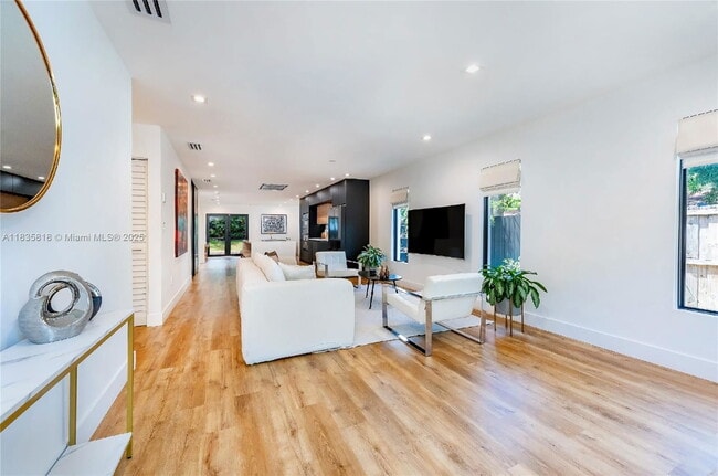 Photo - 412 NW 41st St