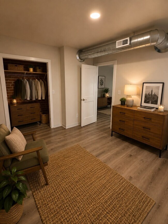 5918 St. Antoine St Unit 106