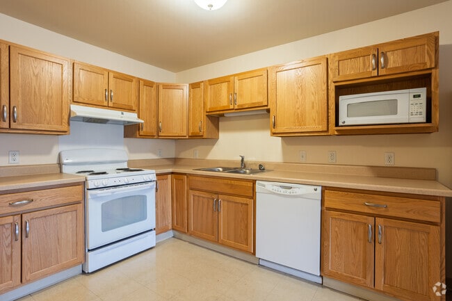 2BR, 2BA - 1,035SF - Kitchen