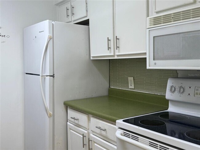 Photo - 9109 W Hillsborough Ave Unidad J207