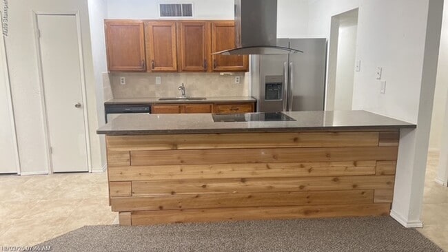 Photo - 609 Live Oak Dr