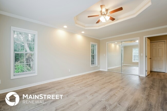 Photo - 3855 Heyburn Ave