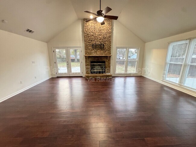 Photo - 1886 Benson Ave SE