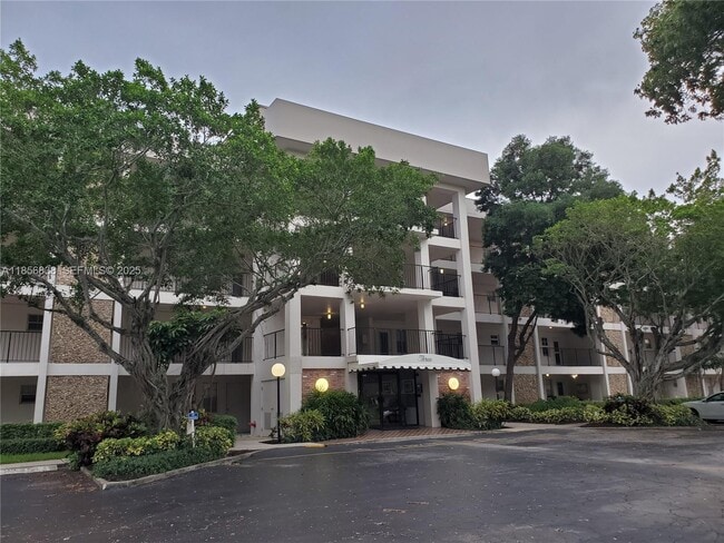 Photo - 2900 N Palm Aire Dr Unit 108