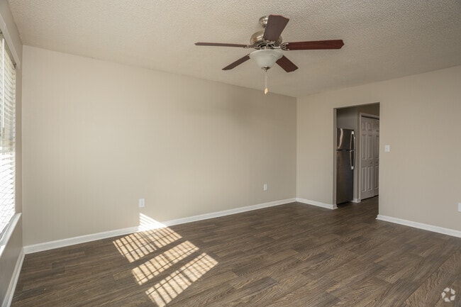 2BR, 2BA - 1,284SF - West Towne Cottages