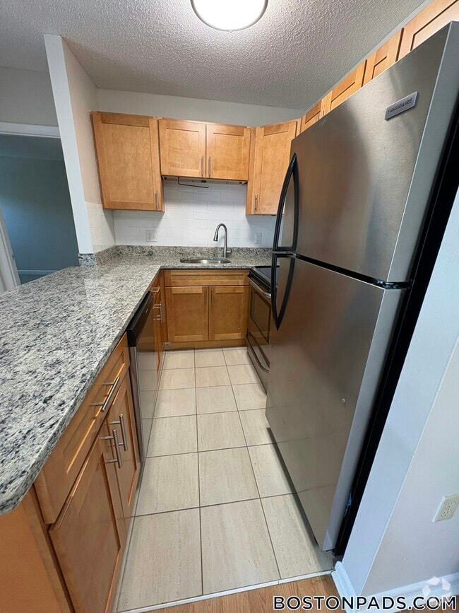 Building Photo - 20 Westgate Dr Rental