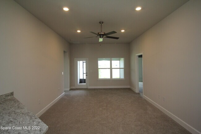 Photo - 616 Kylar Dr NW