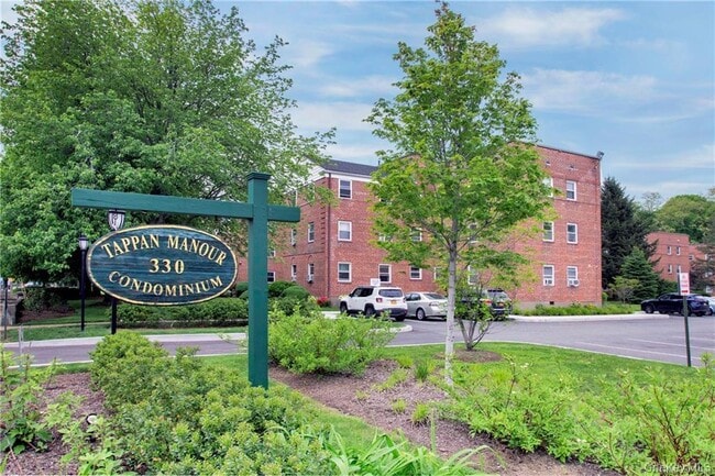 Photo - 330 S Broadway Unit A6