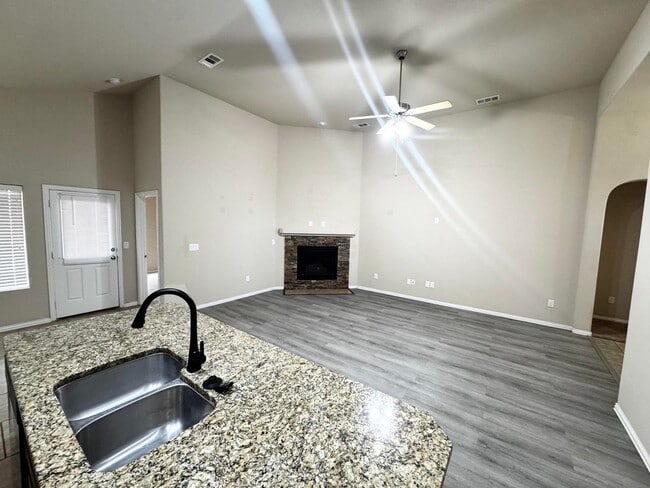 Photo - 4 Bedroom 2 Bathroom For Rent